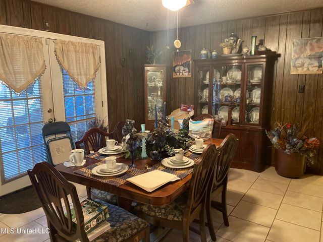 450 Annette Lane, D'iberville, MS 39540