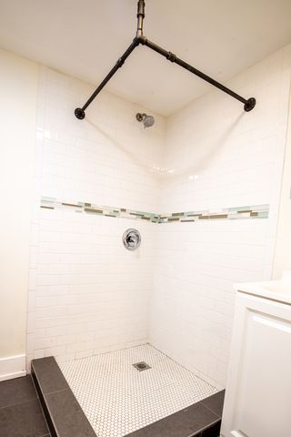 10005 S Calhoun Avenue, Chicago, IL 60617