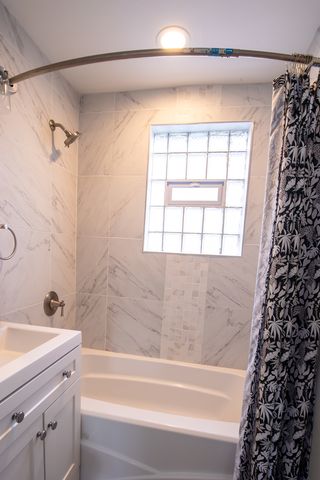 10005 S Calhoun Avenue, Chicago, IL 60617