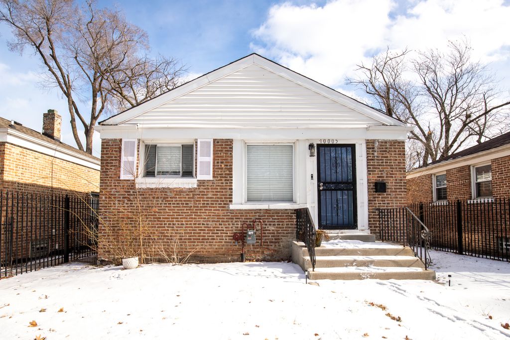 10005 S Calhoun Avenue, Chicago, IL 60617