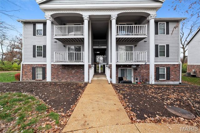 12800 Portulaca Drive F, St Louis, MO 63146