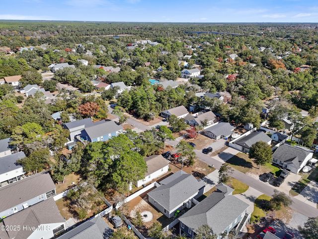 129 NW 8th Street, Oak Island, NC 28465