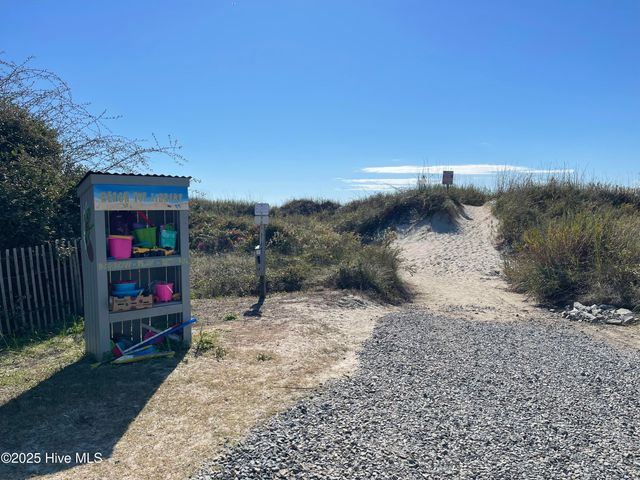 129 NW 8th Street, Oak Island, NC 28465