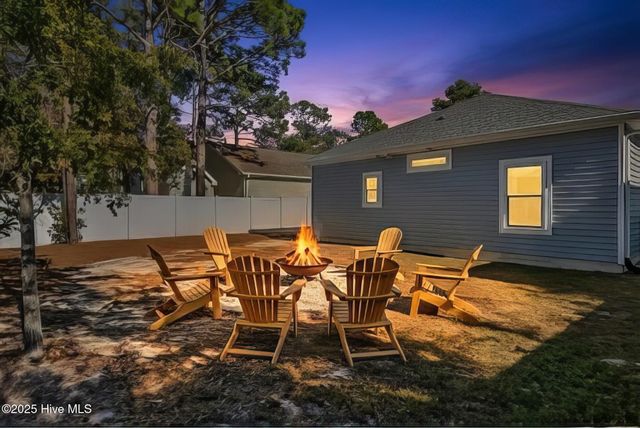 129 NW 8th Street, Oak Island, NC 28465