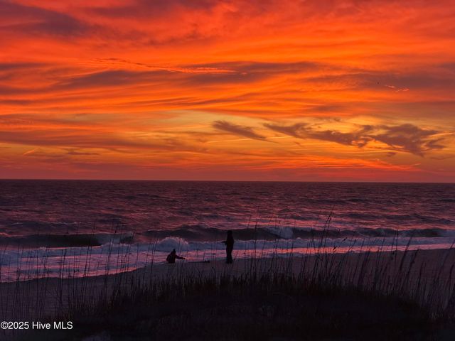 129 NW 8th Street, Oak Island, NC 28465