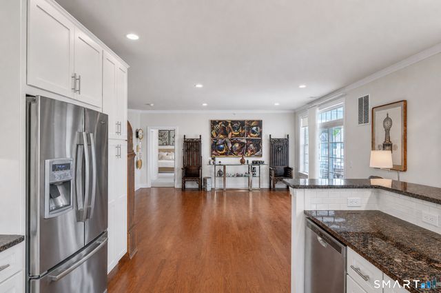 832 Brookside Court 832, Newtown, CT 06470