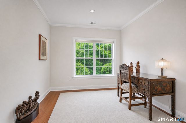 832 Brookside Court 832, Newtown, CT 06470
