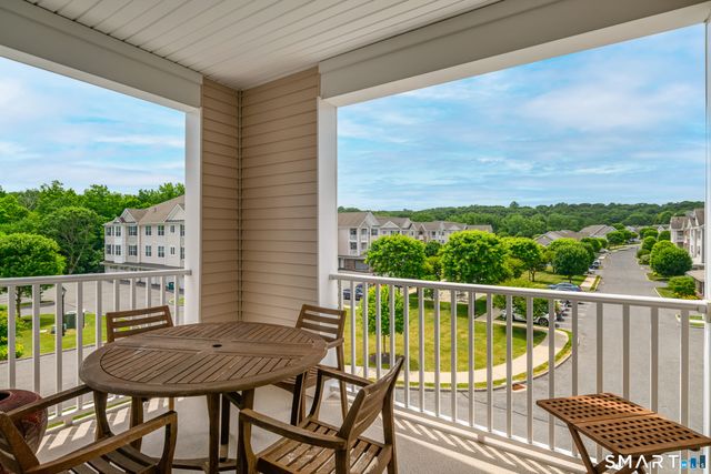 832 Brookside Court 832, Newtown, CT 06470