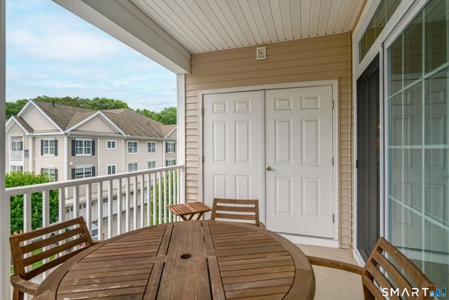 832 Brookside Court 832, Newtown, CT 06470