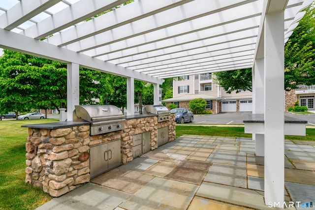 832 Brookside Court 832, Newtown, CT 06470