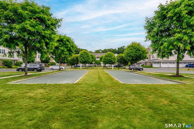 832 Brookside Court 832, Newtown, CT 06470