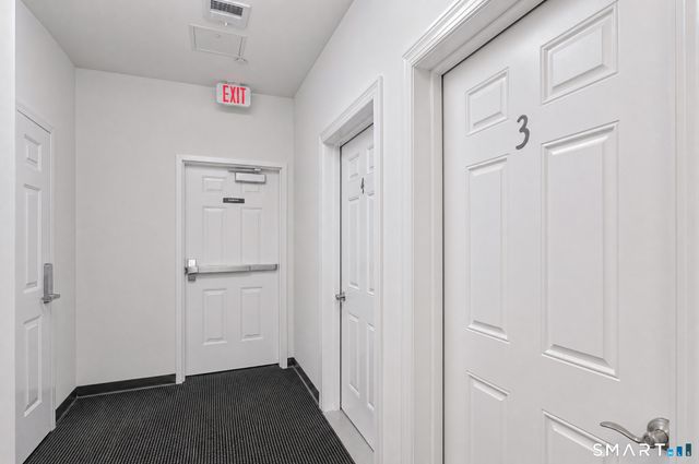 832 Brookside Court 832, Newtown, CT 06470