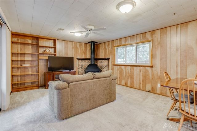 135 Lisa Lane, Yellow Springs Vlg, OH 45387