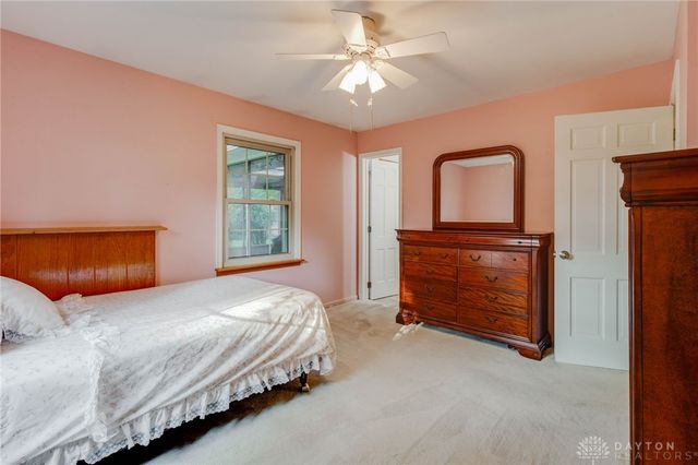 135 Lisa Lane, Yellow Springs Vlg, OH 45387