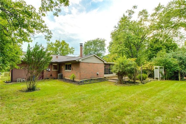 135 Lisa Lane, Yellow Springs Vlg, OH 45387