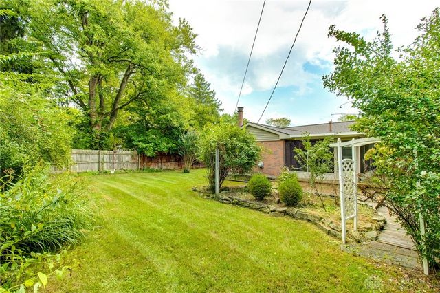 135 Lisa Lane, Yellow Springs Vlg, OH 45387