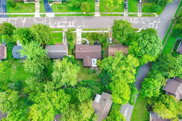 135 Lisa Lane, Yellow Springs Vlg, OH 45387