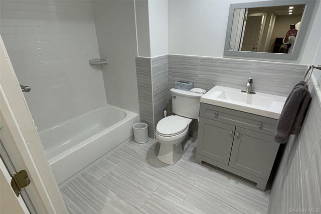17 Cobbler Lane, East Setauket, NY 11733