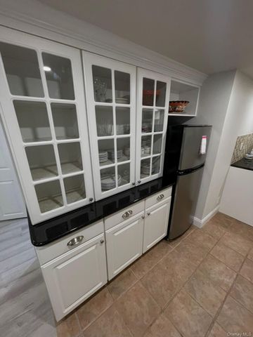 17 Cobbler Lane, East Setauket, NY 11733