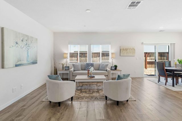 3305 America Dr, Lincoln, CA 95648