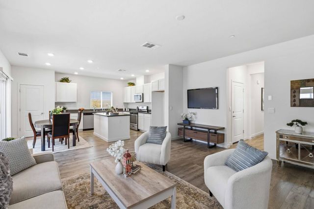 3305 America Dr, Lincoln, CA 95648