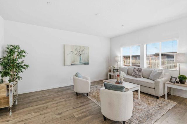 3305 America Dr, Lincoln, CA 95648