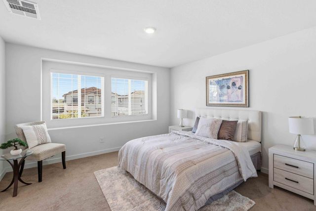 3305 America Dr, Lincoln, CA 95648