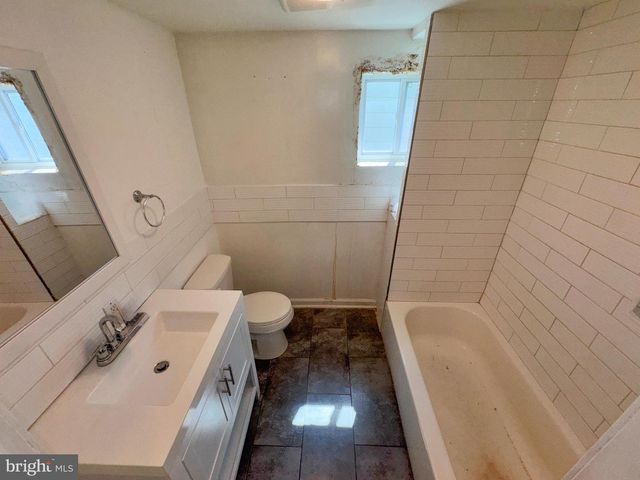 2050 REED ST, Philadelphia, PA 19146