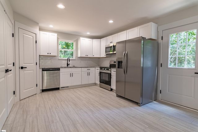 121 A & B Brookmeade Drive, Anderson, SC 29621