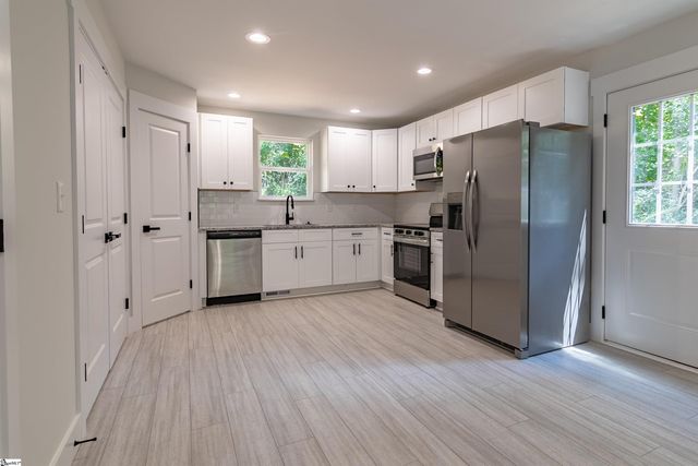 121 A & B Brookmeade Drive, Anderson, SC 29621