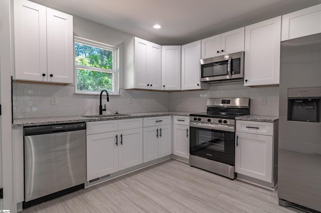 121 A & B Brookmeade Drive, Anderson, SC 29621