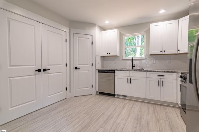 121 A & B Brookmeade Drive, Anderson, SC 29621