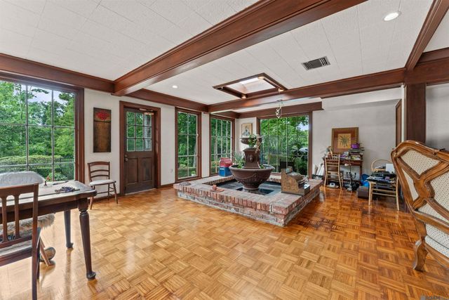 3730 Floyd Dr, Baton Rouge, LA 70808