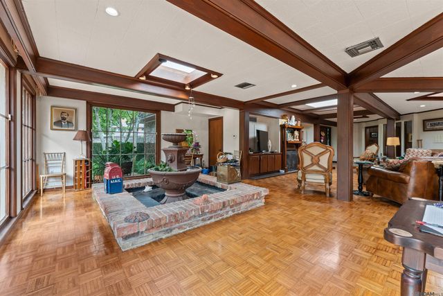 3730 Floyd Dr, Baton Rouge, LA 70808