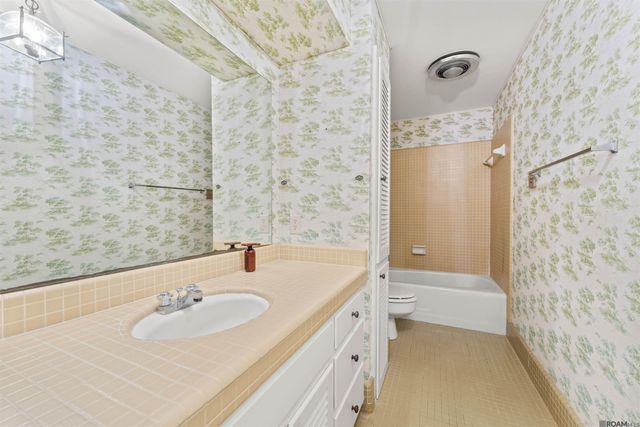 3730 Floyd Dr, Baton Rouge, LA 70808