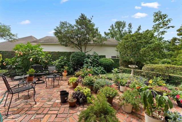 3730 Floyd Dr, Baton Rouge, LA 70808