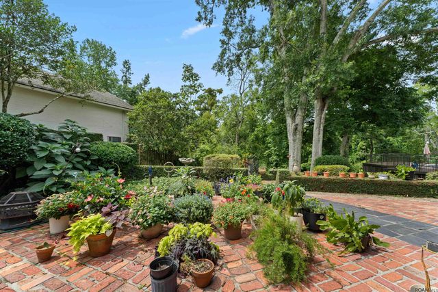 3730 Floyd Dr, Baton Rouge, LA 70808