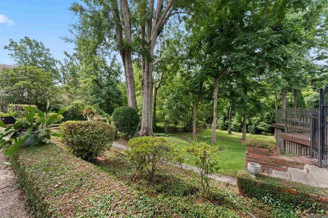 3730 Floyd Dr, Baton Rouge, LA 70808