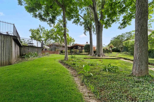 3730 Floyd Dr, Baton Rouge, LA 70808