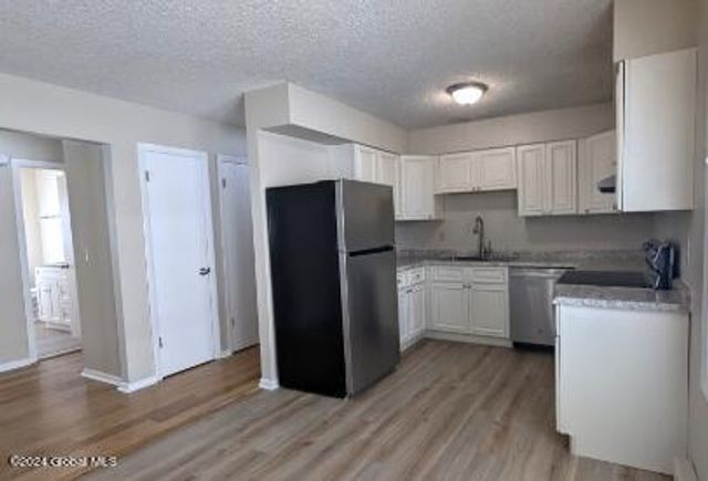 35 Parkwood Street Apt 2, Albany, NY 12208