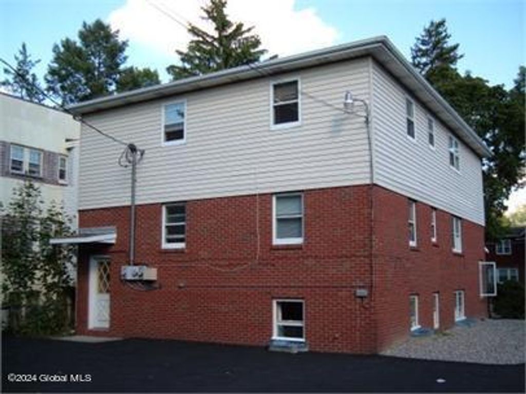 35 Parkwood Street Apt 2, Albany, NY 12208