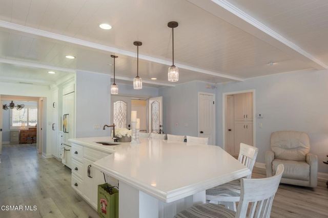 2704 Lakeridge Lane, Westlake Village, CA 91361