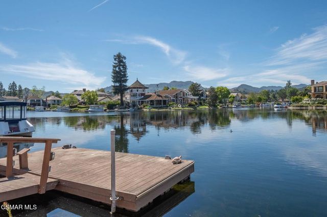 2704 Lakeridge Lane, Westlake Village, CA 91361