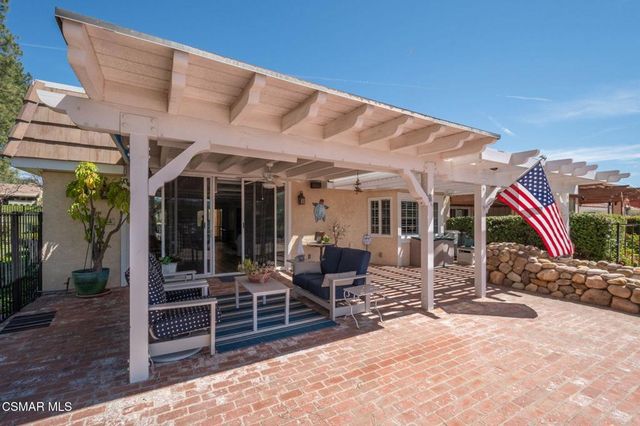 2704 Lakeridge Lane, Westlake Village, CA 91361