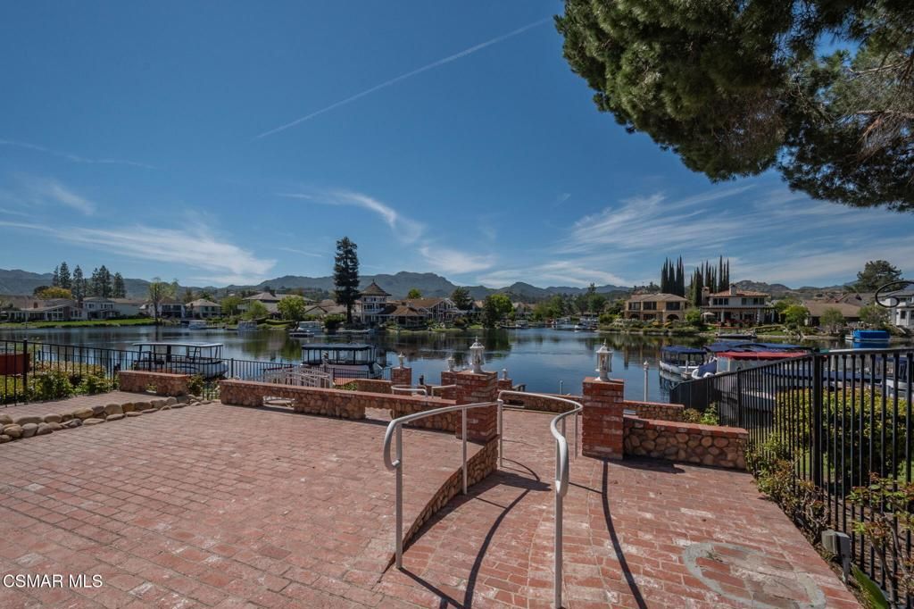 2704 Lakeridge Lane, Westlake Village, CA 91361