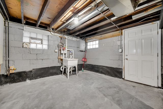 554 Douglas Avenue, Calumet City, IL 60409