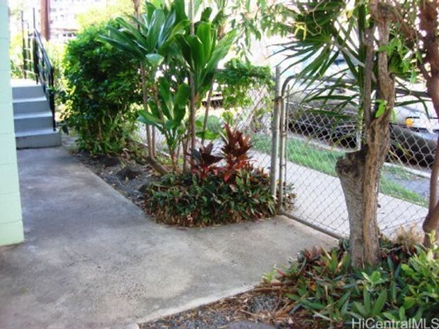 2107 Lime Street B, Honolulu, HI 96826