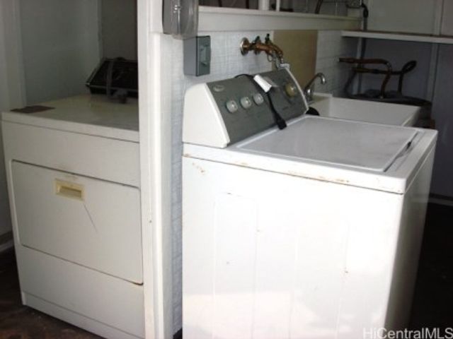 2107 Lime Street B, Honolulu, HI 96826