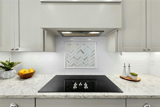 3 Camwood TRL, The Hills, TX 78738