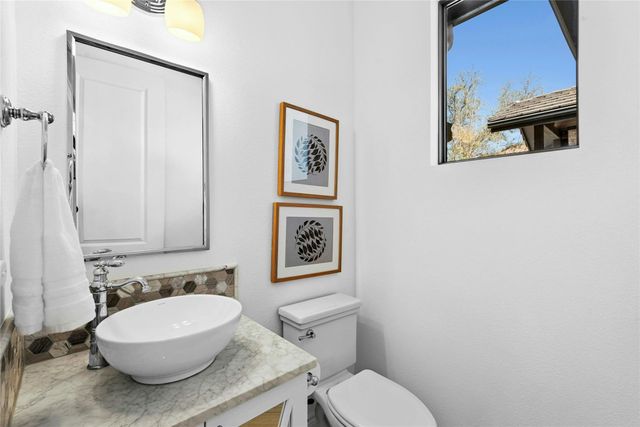 3 Camwood TRL, The Hills, TX 78738